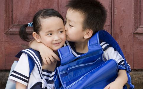 四種學生容易早戀 父母一定要注意