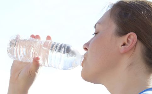 乳房腫塊手術后吃什么好 一定要補水