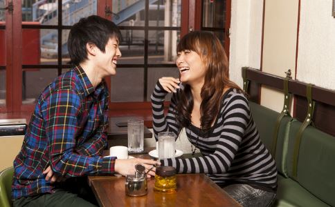 女人的坐姿暴露出來的秘密