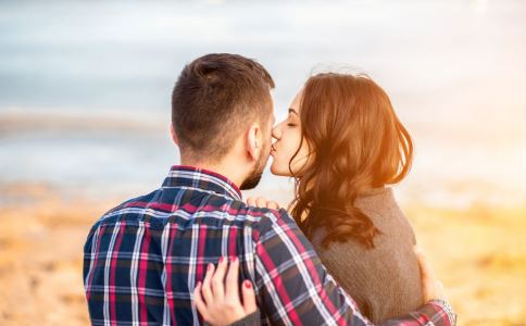 和女生聊什么比較好 通過聊天拉近關(guān)系