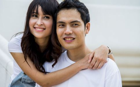 女生對男生有好感會有哪些表現 要把握機會