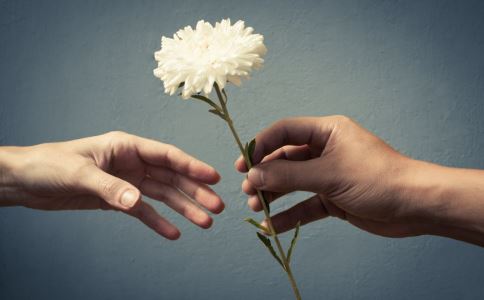 第一次約會(huì)手足無措？本文教你如何應(yīng)對(duì)問題
