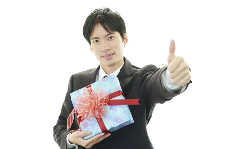 男朋友生日送什么禮物比較合適 情侶禮物大全