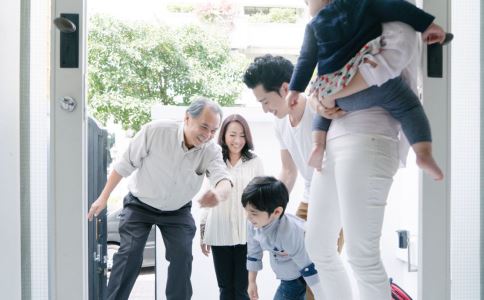 婆媳關(guān)系緊張?jiān)趺崔k 8個(gè)方法解決矛盾