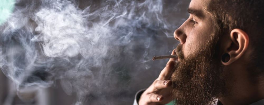 男人生殖器皰疹的病因有什么 規(guī)避誘因預防疾病很關鍵