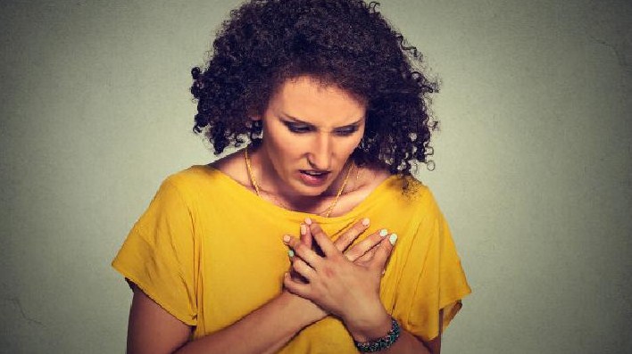 為何男人喜愛(ài)摸女人胸部 女人胸部的誘惑
