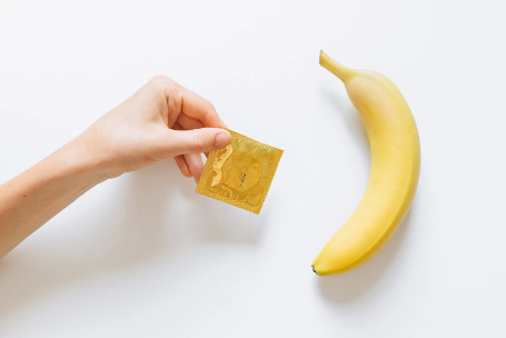 避孕套上的油有哪些 誤食了套套上的油會怎樣