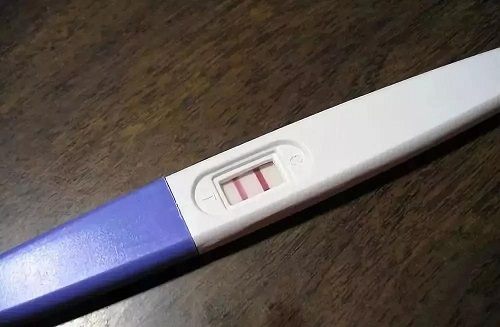 驗孕棒一深一淺是懷孕了嗎 一深一淺百分百是懷孕嗎