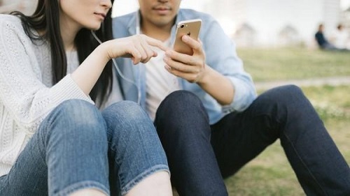 為什么男生抱你的時(shí)候頂你 因?yàn)閷?duì)你有欲望