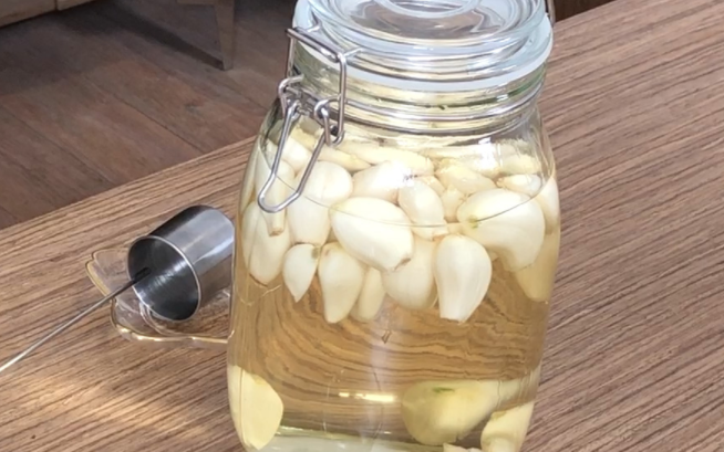 大蒜泡白酒可以補腎壯陽嗎 大蒜泡白酒的功效作用有什么