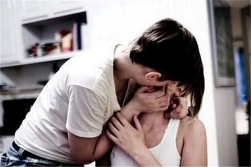 女生接吻時有什么反應 接吻閉眼是什么意思