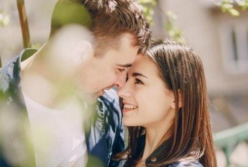 讓男人身體上癮的女人怎么做 什么樣的女人讓男人上癮