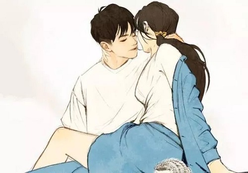 男生抱你的時候突然抱緊怎么回事 男的擁抱突然用力是什么原因