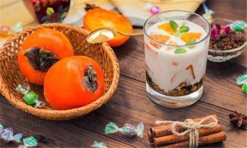 柿子和酸奶能一起吃嗎 吃完柿子能不能喝酸奶