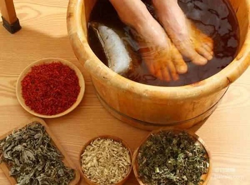 泡腳最佳時間是什么時候 晚上泡腳十大禁忌是什么