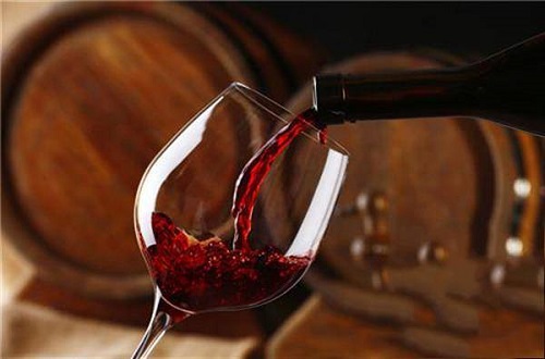 女人喝葡萄酒的好處是什么 女人喝葡萄酒會不會發胖