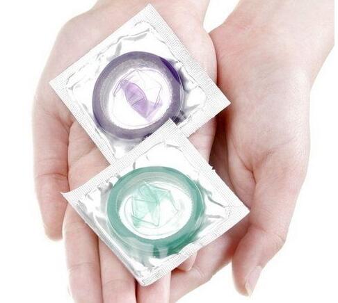 男友戴套的功夫就軟了是什么原因 戴套就軟了與什么因素有關