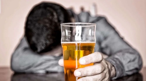 喝啤酒會導致陽痿嗎 喝啤酒會影響月經嗎