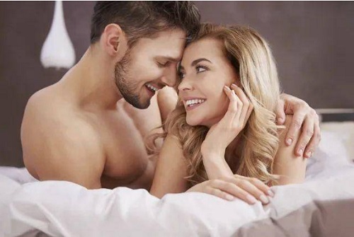 愛愛中怎么讓男人招架不住 女性需要掌握的澀澀技巧是什么