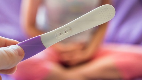 驗孕棒多少天可以測出 使用驗孕棒需要注意什么