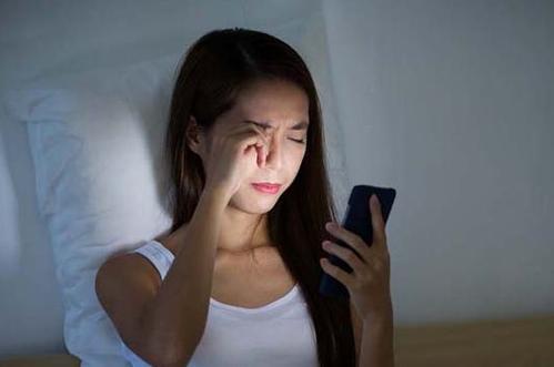 熬夜對身體的危害有哪些 女人長期熬夜怎么補救