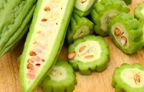 苦瓜炒蛋的危害有什么 苦瓜炒蛋的好處的有什么